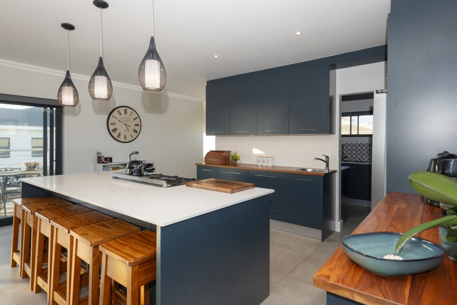 5 Bedroom Property for Sale in Myburgh Park Western Cape